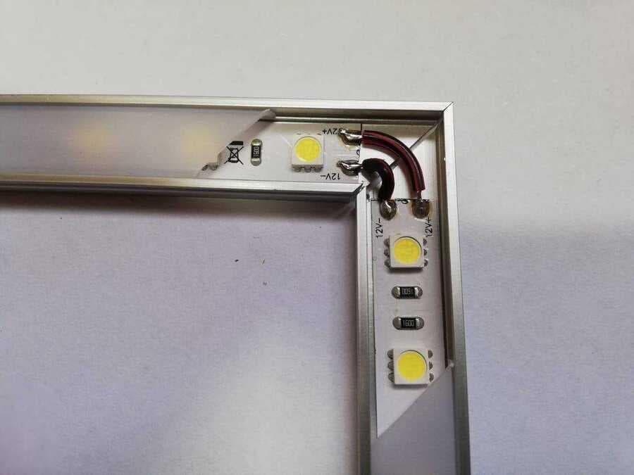 Монтаж LED-ленты — соединение отрезков ленты в углу профиля